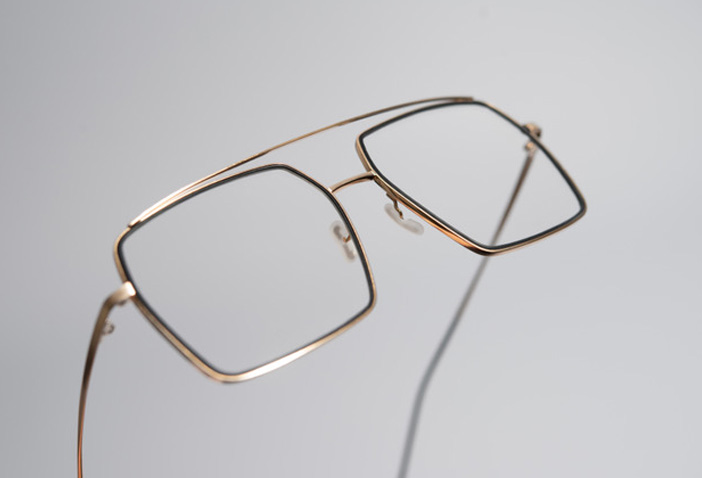 envie-de-voir-magasins-gallery-peseux-titanium-lunette